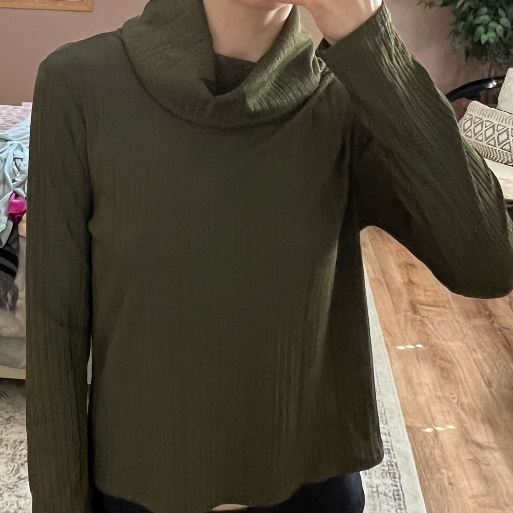 Purple Snow army green light weight turtle neck